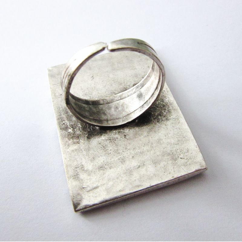 Large Lined Rectangle Seraglio Zinc Alloy Ring